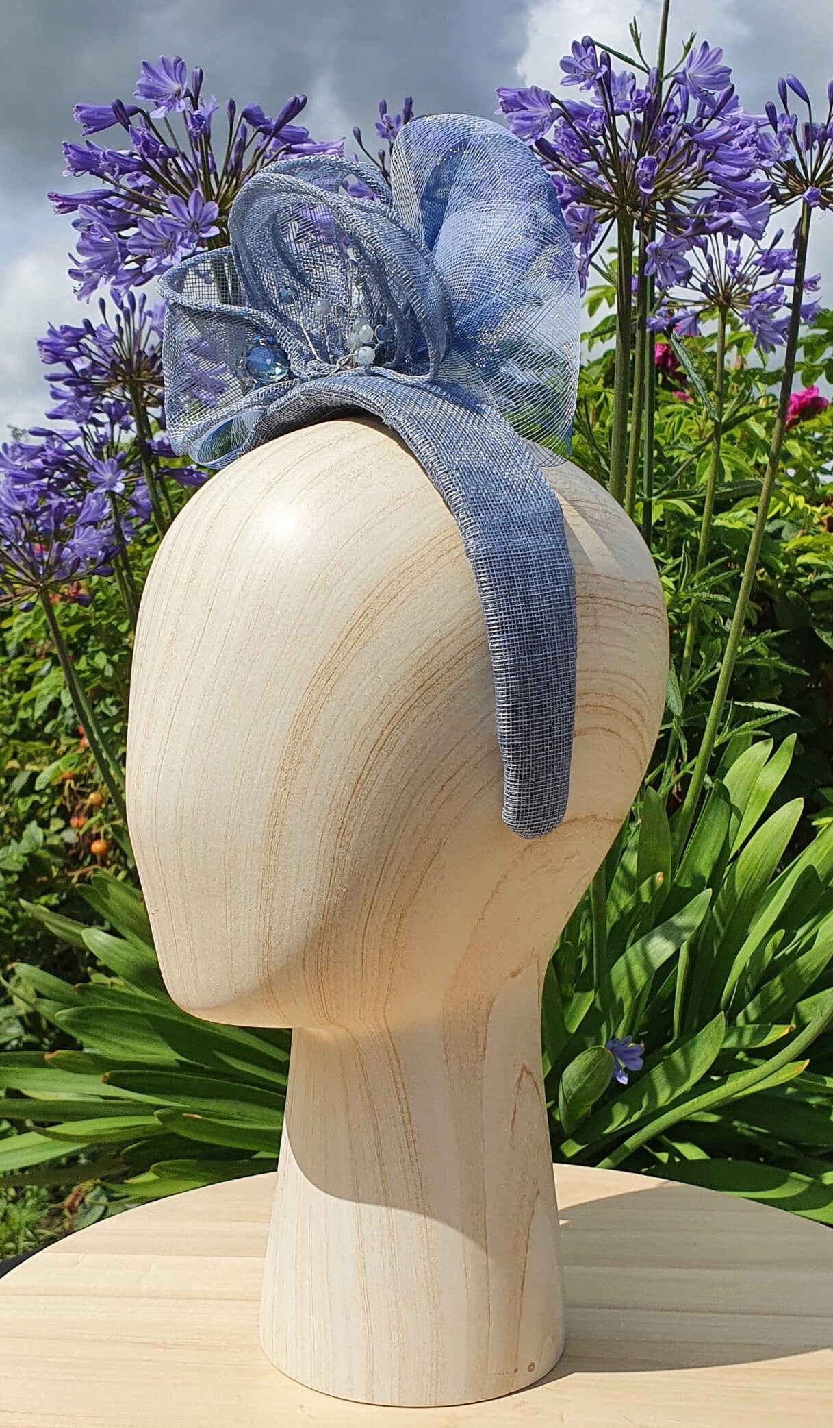 Elegante handgemaakte blauwe met grijs sinamay hoofdband - Elegante stijl voor elke gelegenheid, evenement tiara, bruiloft tiara