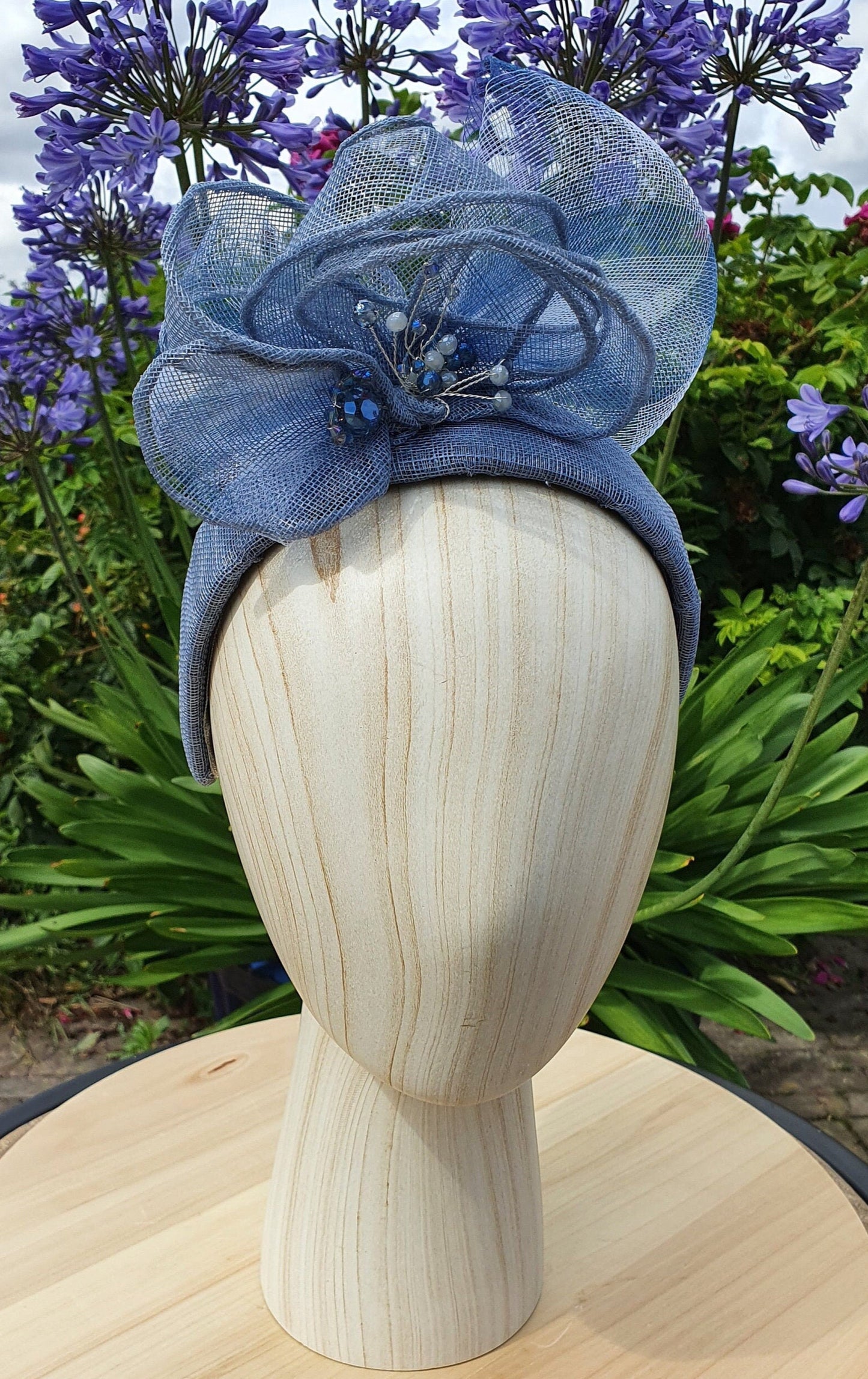 Elegante handgemaakte blauwe met grijs sinamay hoofdband - Elegante stijl voor elke gelegenheid, evenement tiara, bruiloft tiara