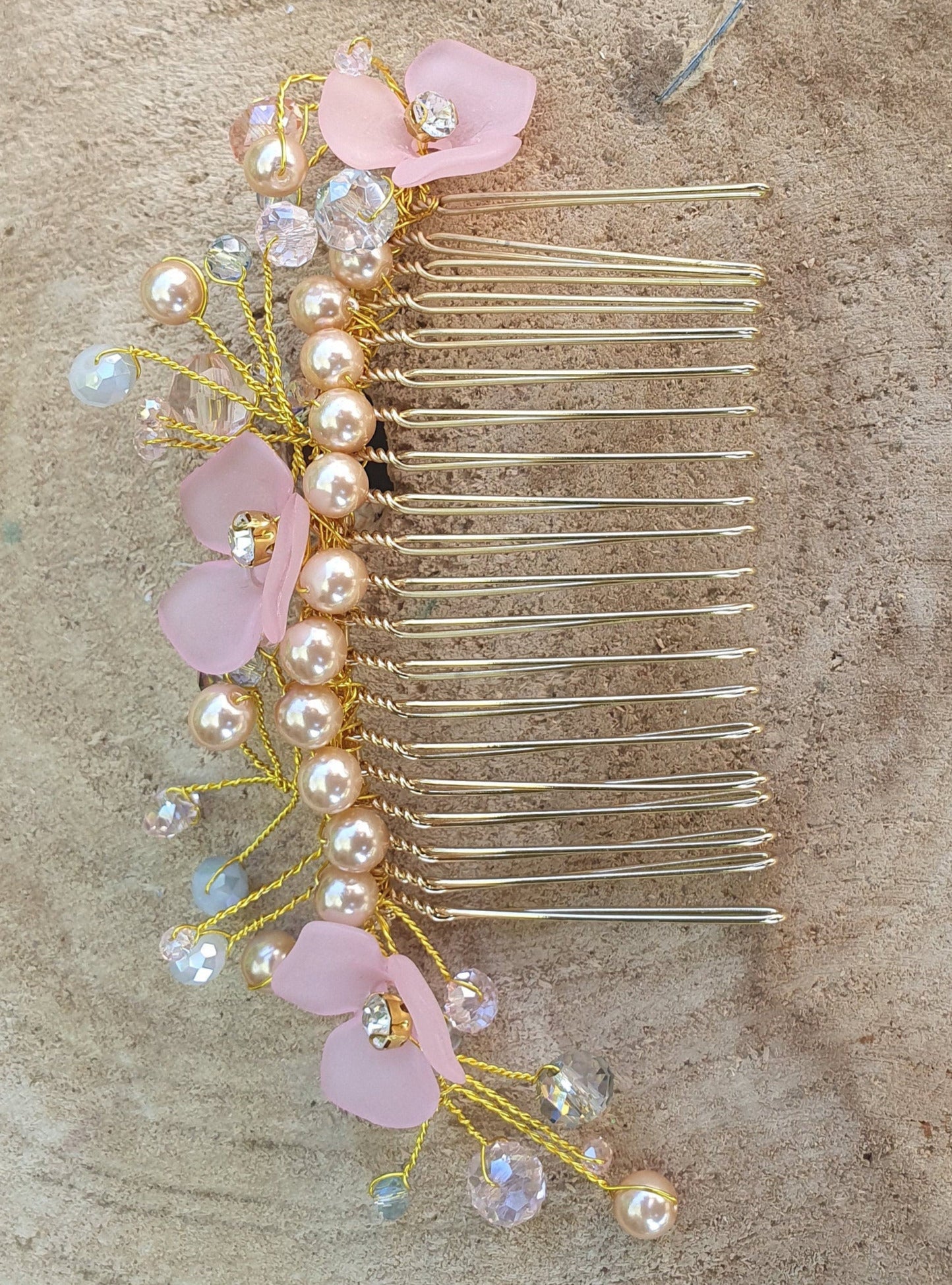 Handmade bridal hair comb with artificial flowers, Elegant and unique for special occasions, hair accessories