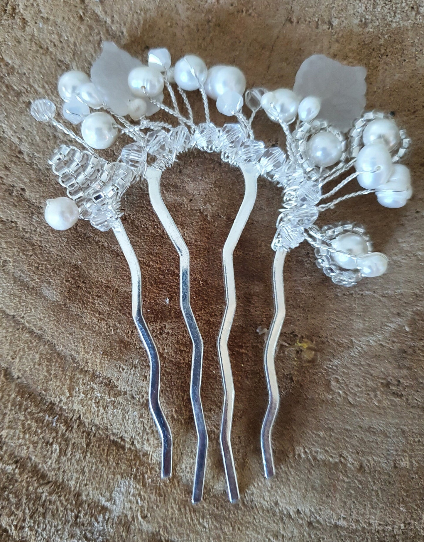 Handgemaakte bruids haarkam met witte zoetwaterparels, Elegant en uniek voor speciale gelegenheden, haaraccessoires