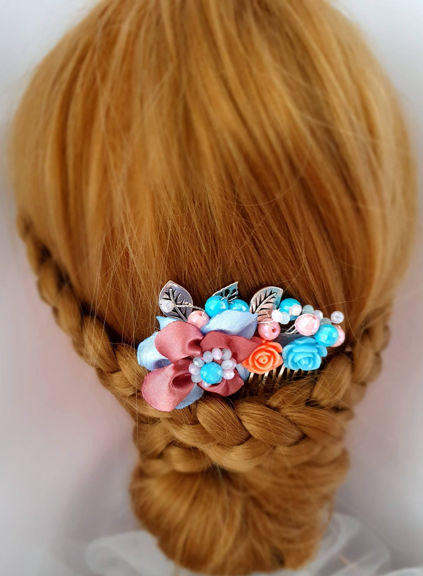 Beautiful handmade hair comb with pearls with roses and pearls - for a special occasion, colors blue and pink