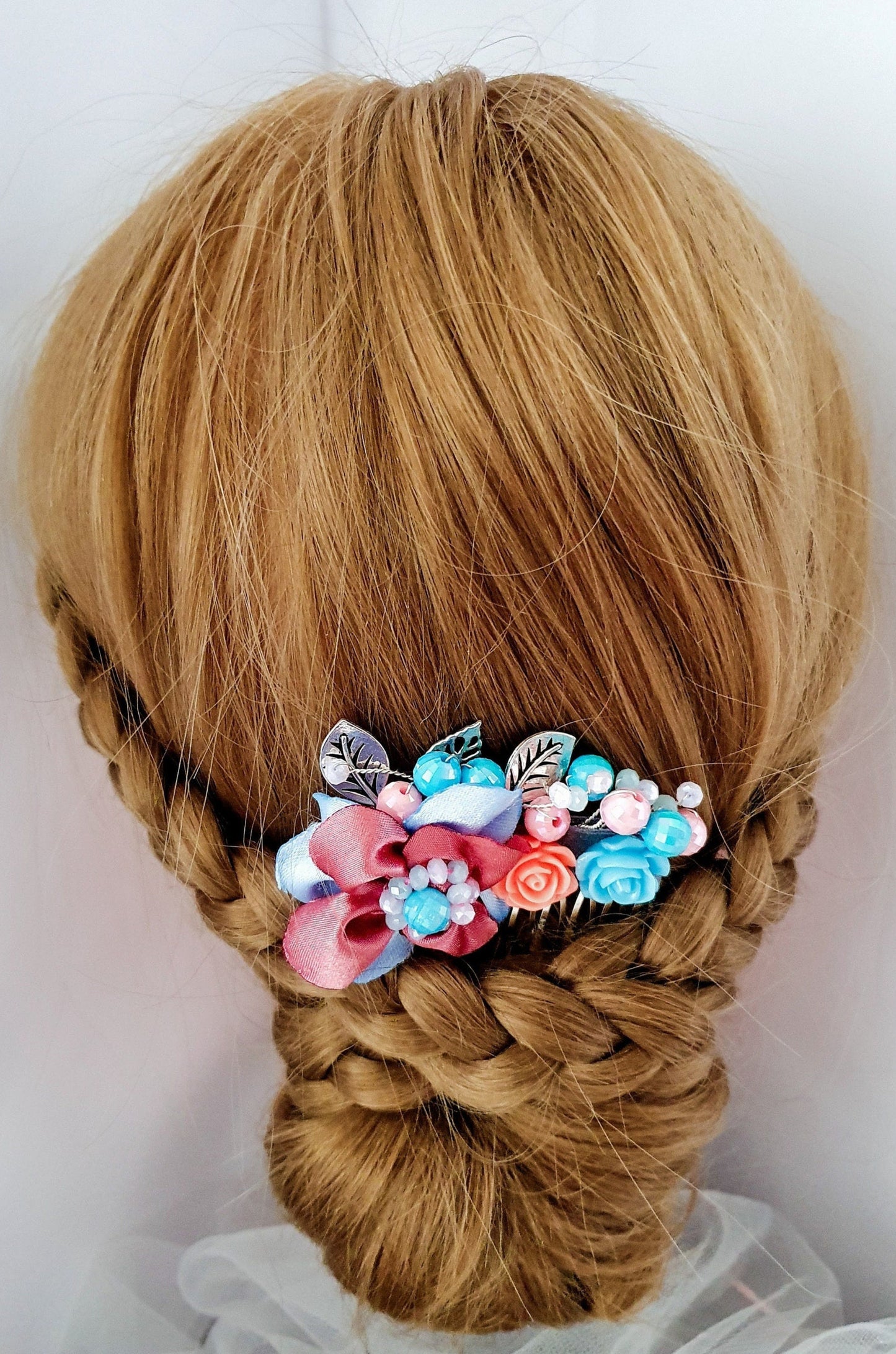Beautiful handmade hair comb with pearls with roses and pearls - for a special occasion, colors blue and pink