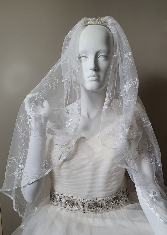 Handmade Lace Embroidered Bridal Veil, Comb with Pearls, Bridal Veil, Round Veil, Church Veil, Special Wedding Event