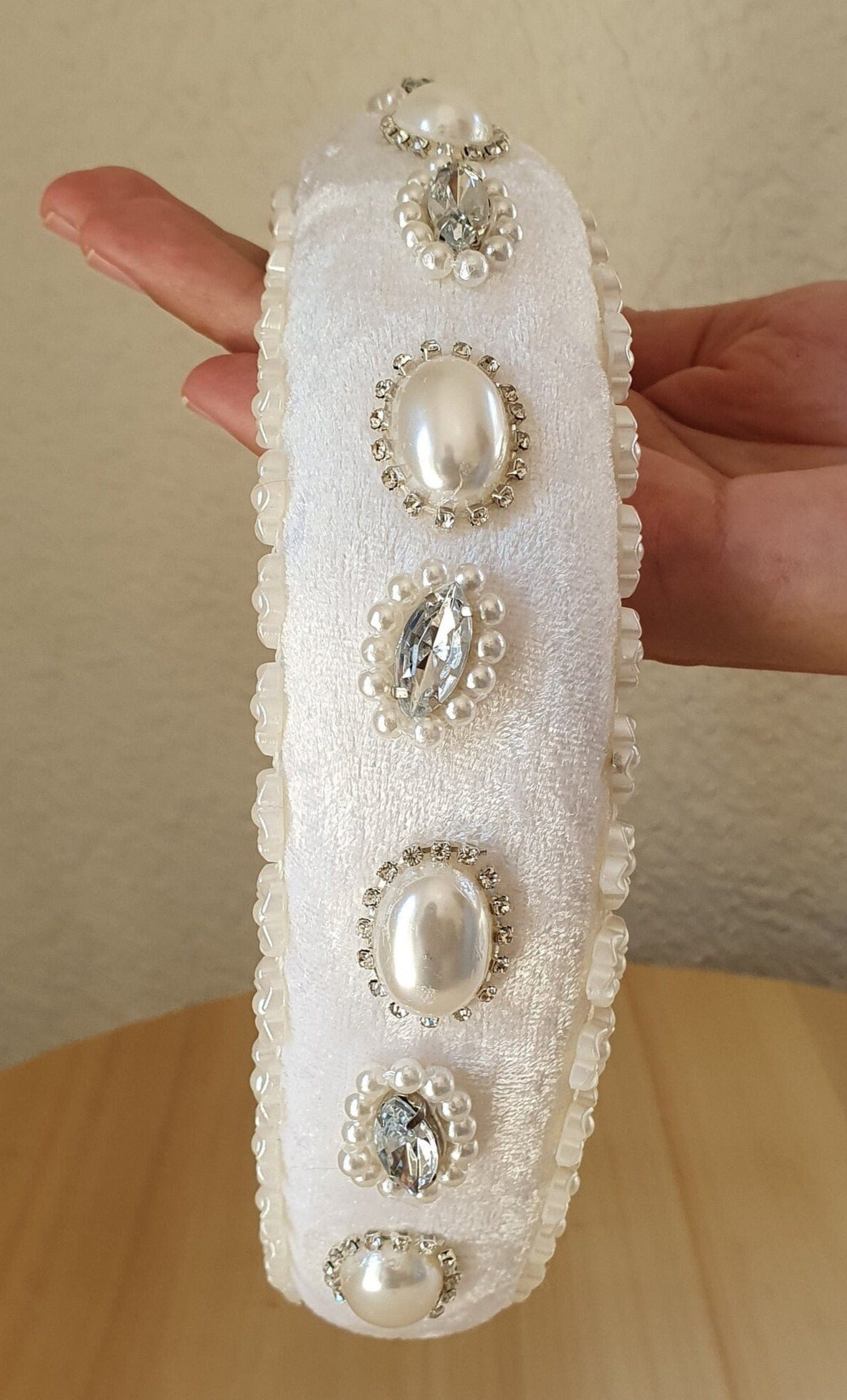 Handgemaakte fluwelen hoofdband met parels, elegante haaraccessoire voor bruiloften, bruiloft tiara, hoofddeksel, speciale gelegenheid