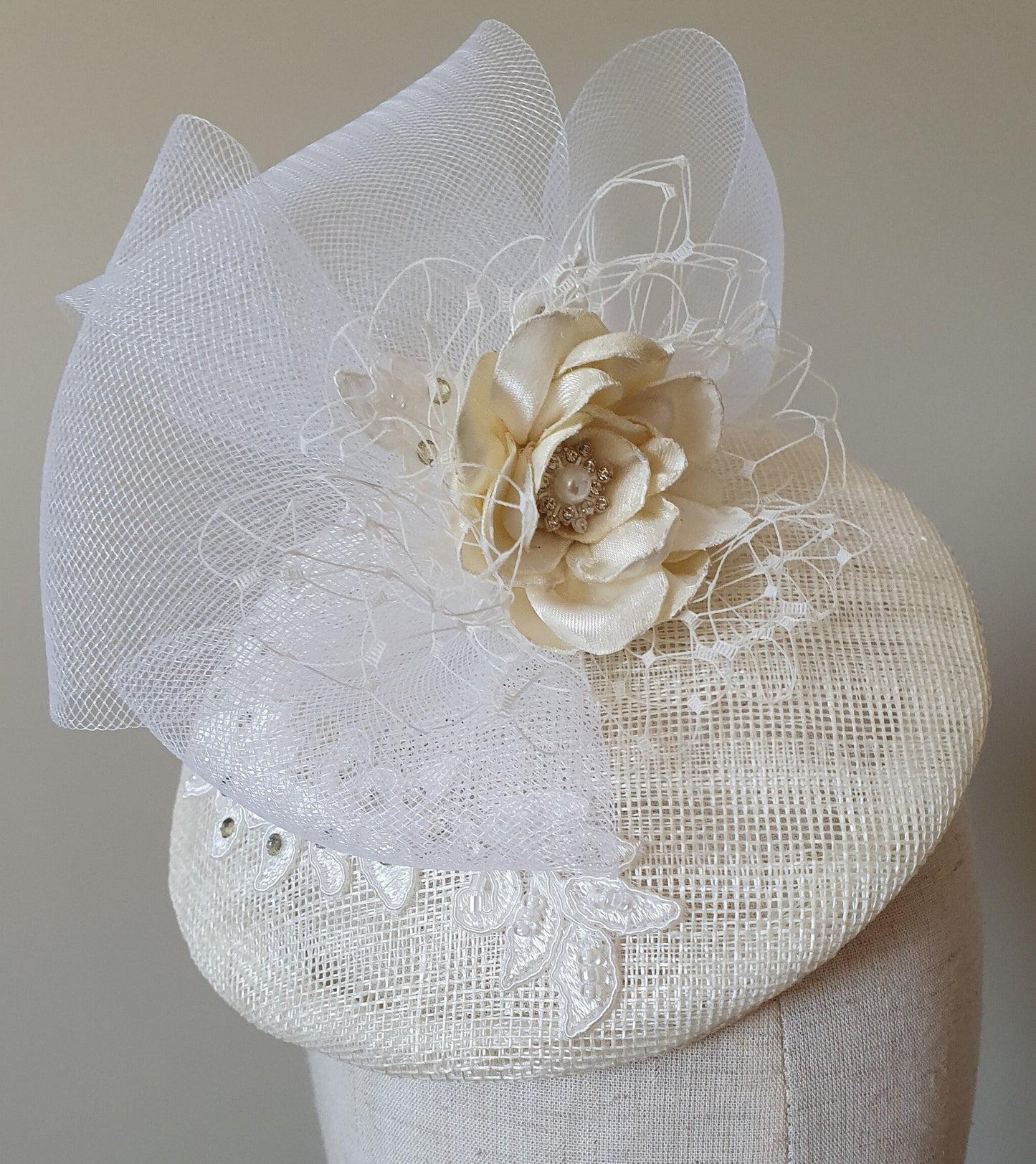 Fascinator handmade in ivory sinamay with white, bridal headdress - Perfect for weddings and festive occasions