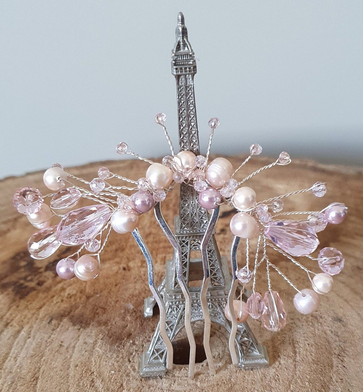 Peineta nupcial hecha a mano con perlas de agua dulce -Elegante accesorio para el cabello para bodas, peineta metálica fujiyuan, invitadas y fiestas