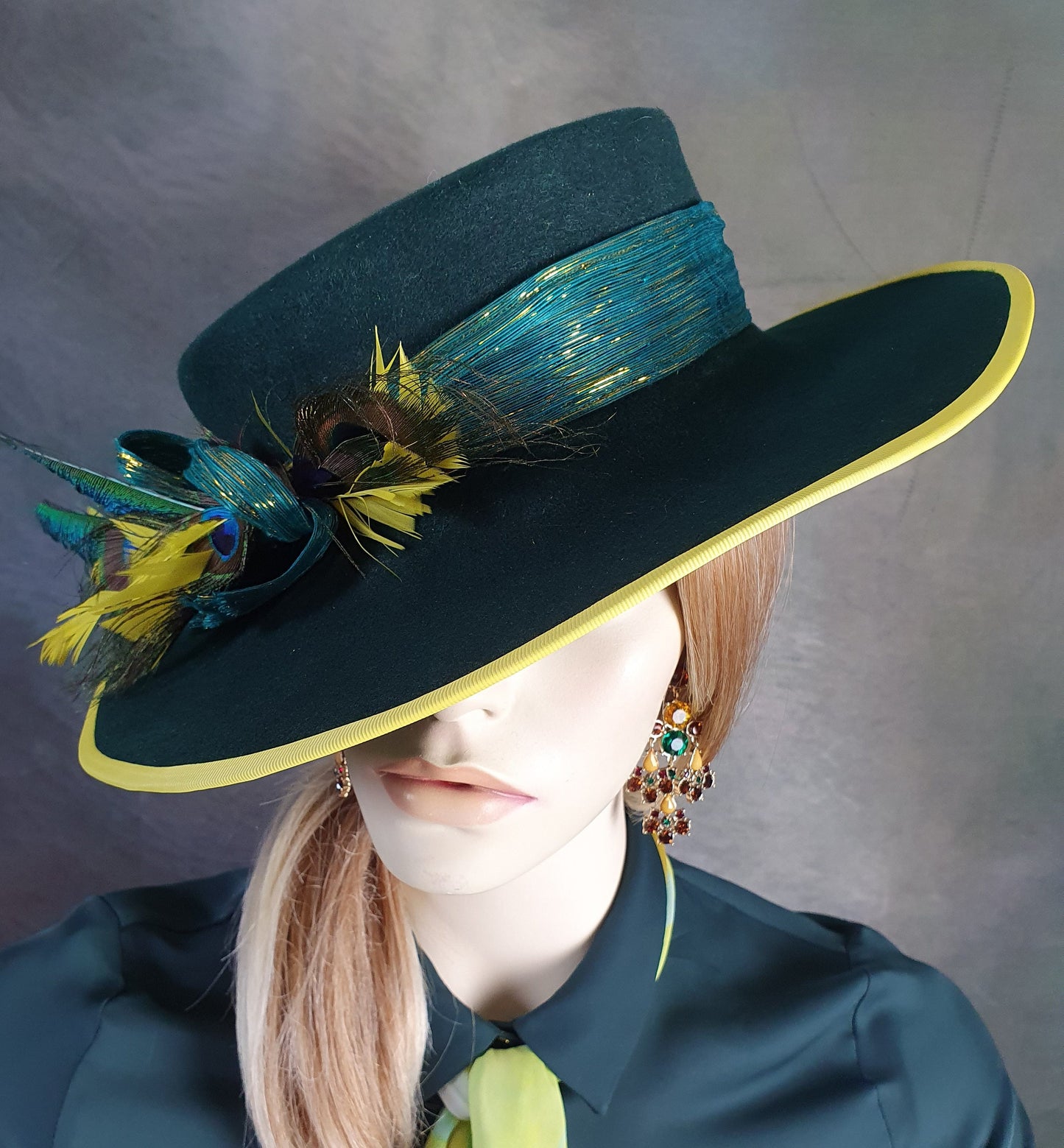 Elegante sombrero de pamela verde hecho a mano con amarillo para mujer - Ocasión especial, Otoño Invierno, sombrero de mujer, eventos festivos