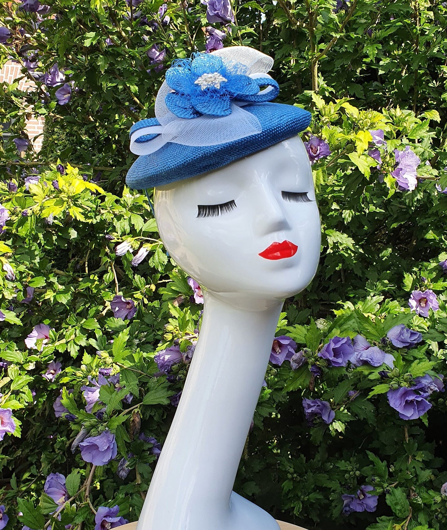 Elegant handmade fascinator in blue parasisal with crinoline, women's headdress, weddings - Elegant style for every occasion